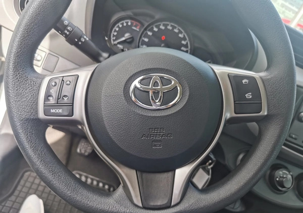 Toyota Yaris cena 38900 przebieg: 152000, rok produkcji 2018 z Chrzanów małe 154